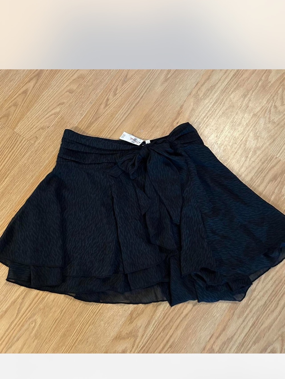 NWT Black Ruffle Wrap Mini Skort Textured Tie Waist Size M Aerie - Picture 2 of 5